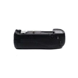 Used Nikon MB-D18 Battery Grip